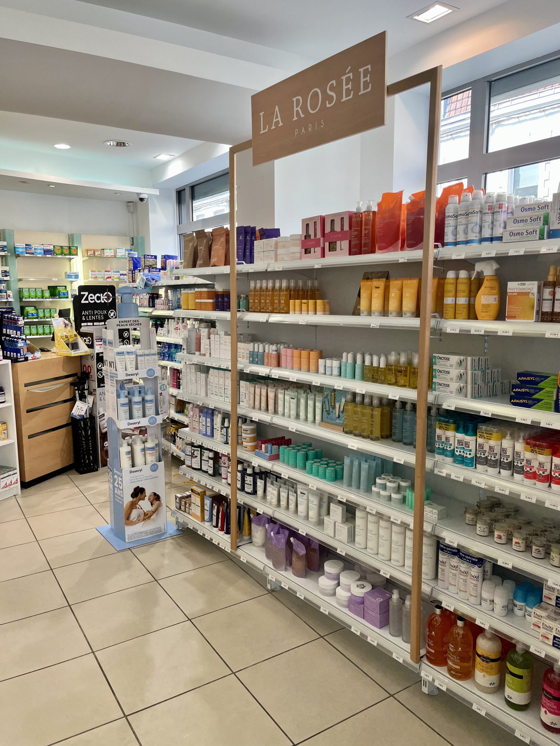 La devanture de la Pharmacie Naturalya à Lille Fives